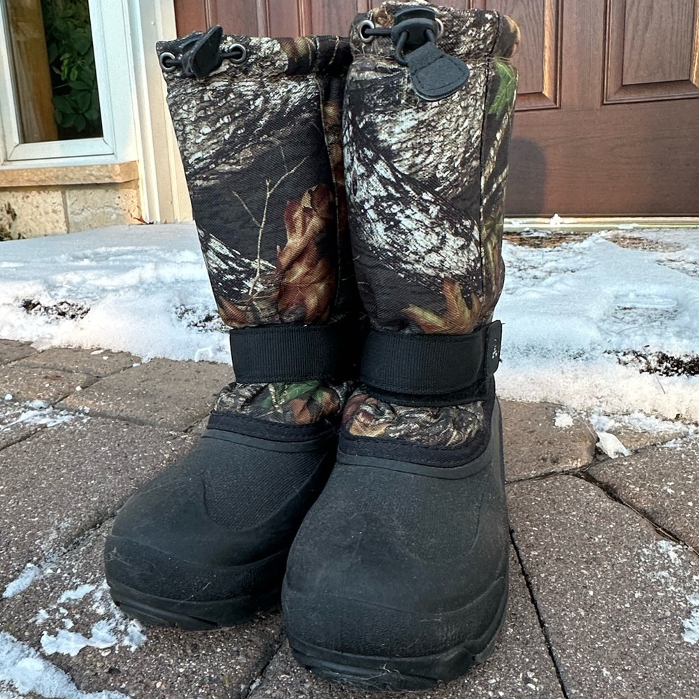 Sorel Boots kids size 6